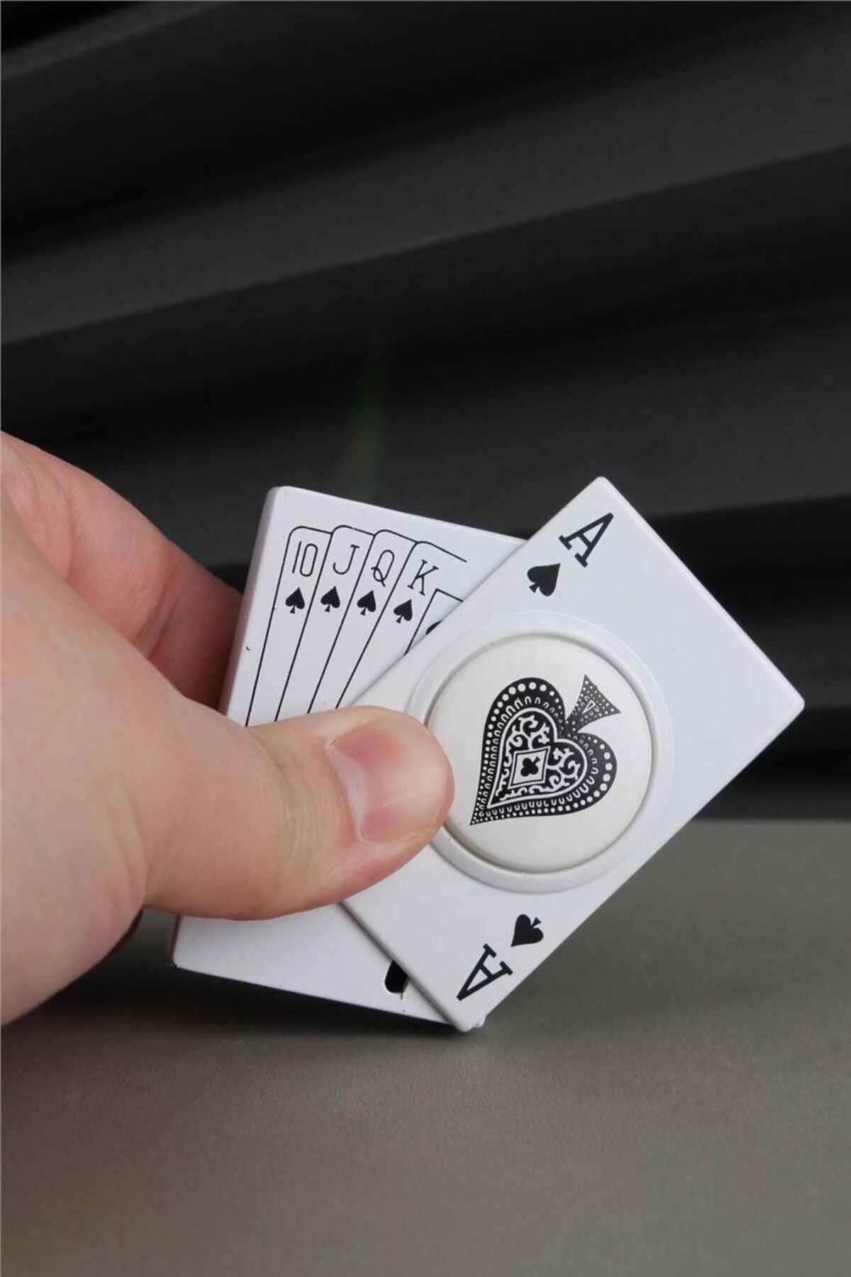 Silvio Monetti İskambil Kartı Şeklinde Çarklı Özel Tasarım Beyaz Gazlı Çakmak