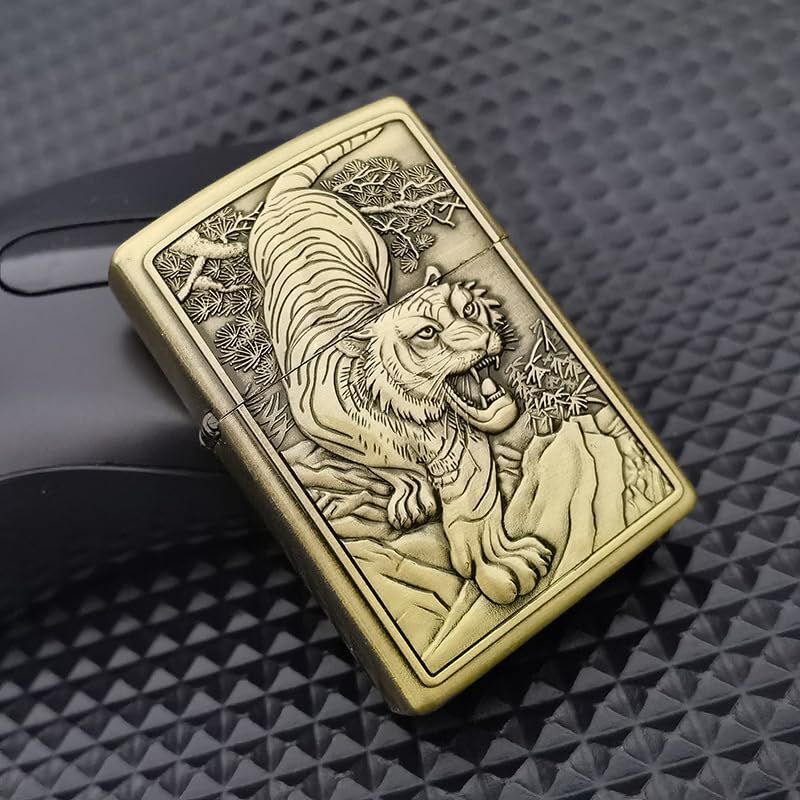 Zıppo Kaplan İşlemeli Çakmak